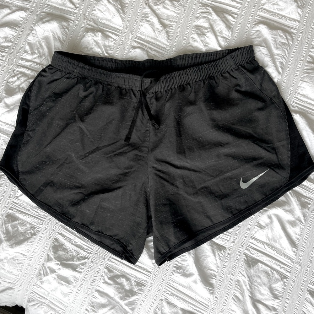 ♥️SALE! NIKE WOMENS DRI FIT RUNNING SHORTS